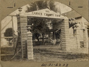 AV-81-6233-Carver-County-Fair-entrance-1912_800