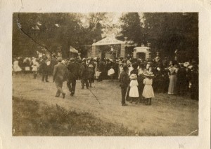 AV-81-9451 Carver County Fair entrance1913_800